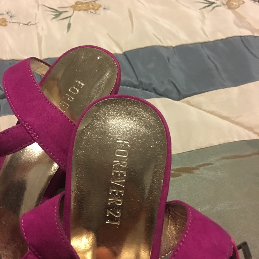 Heels - Picture 3 of 7
